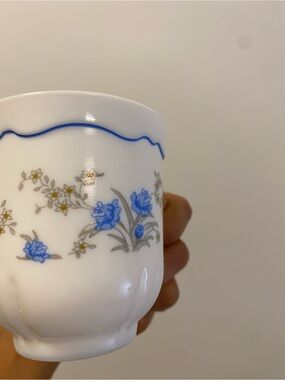 vintage Arcopal France milk glass teacup set of 3